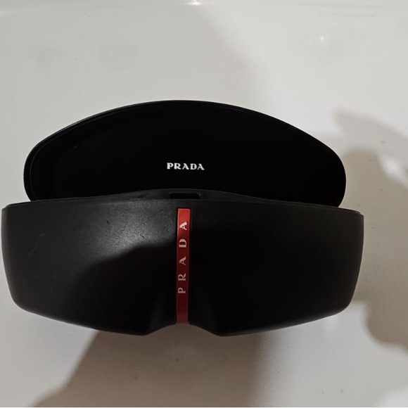 Men’s authentic Prada sun glasses with proof of receipt - Picture 7 of 7